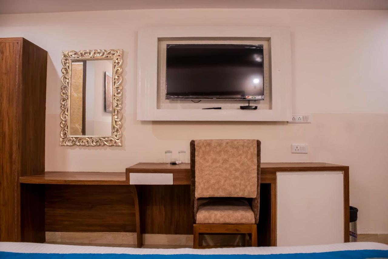 Hotel Airport City Delhi International Airport New Delhi Buitenkant foto