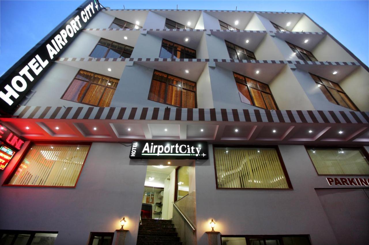 Hotel Airport City Delhi International Airport New Delhi Buitenkant foto